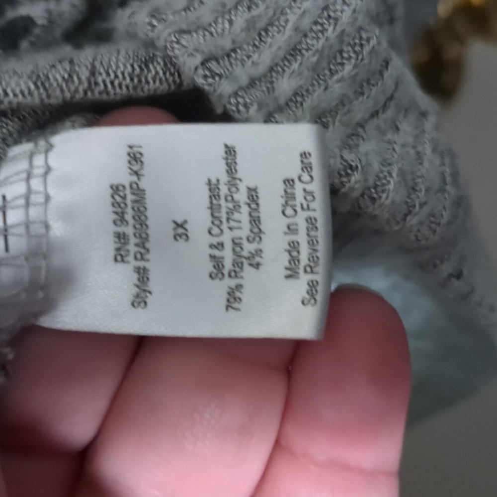 Tempted Hearts Sweater - Picture 5 of 6